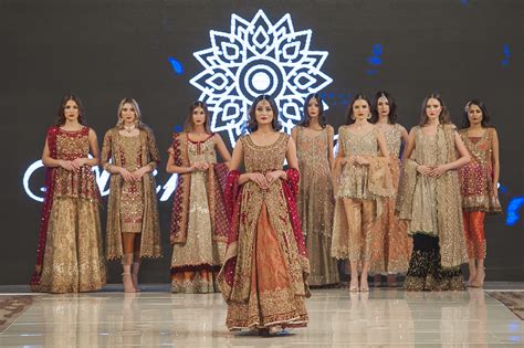  Pakistan Fashion Week -  Một cuộc cách mạng thời trang và sự hội tụ của những tâm hồn nghệ sĩ