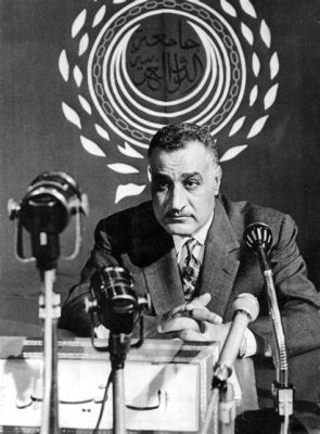 Cuộc Cách Mạng Chính Trị năm 1952 và Sự Trỗi Dậy Của Gamal Abdel Nasser